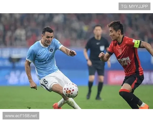 韦世豪又穿名牌却配一双掉了色的旧袜子，这是谁家的富二代啊？