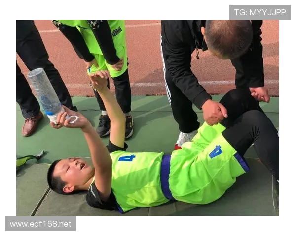 持球启动规则解析：篮球比赛中如何正确理解持球启动什么意思